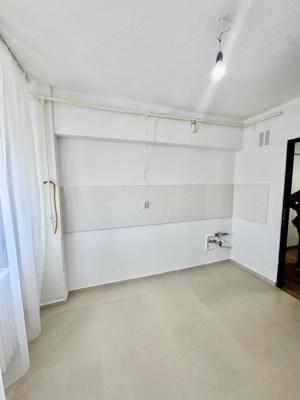 Apartament 2 camere, decomandat,zona Ultracentrala - imagine 3