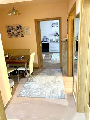 Apartament 2 camere, decomandat, zona Centrala - imagine 3