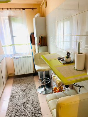 Apartament 2 camere, decomandat, zona Centrala - imagine 4