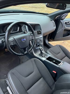 Volvo XC60  - imagine 1