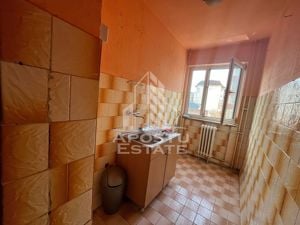 Apartament cu 2 camere, etajul 2, bloc reabilitat, zona Sagului - imagine 5