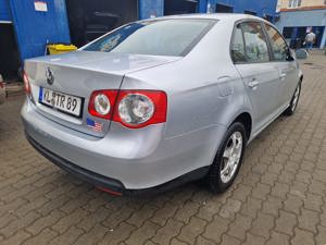Volkswagen Jetta 1.6 Automatik Comfortline - imagine 2