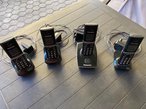 set telefoane portabile pentru telefonie fixa PANASONIC