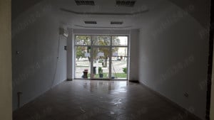 Inchiriez spatiu in Ciacova ,piata cetății nr 28,centru - imagine 3