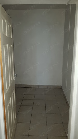 Inchiriez spatiu in Ciacova ,piata cetății nr 28,centru - imagine 6