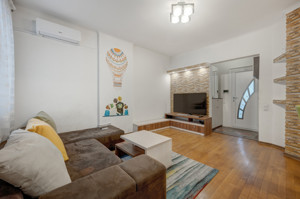 2 Apartamente  in Vila 5 Cam Metrou Basarab Gara de Nord