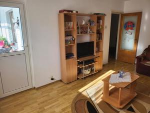 Apartament  3 camere ,Zona Rahova - imagine 2