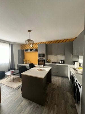 Apartament modern de inchiriat, 3 camere, Radauti, Zona Horea