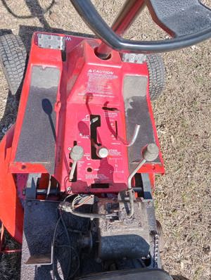 Tractoraș Tuns Iarba Gazon  - imagine 5