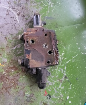 Distribuitor Hidraulic Tractor Deutz Agrotron 120