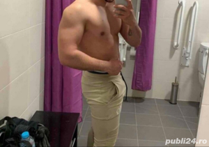 Barbat Discret Nou in oras Strict pt Doamne si Domnisoare 