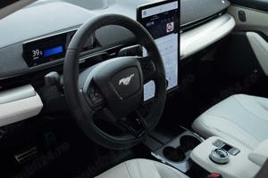 Mustang mach-e premium alb glacial extended range 351 cp awd at panoramic - imagine 14