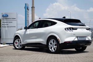 Mustang mach-e premium alb glacial extended range 351 cp awd at panoramic - imagine 4