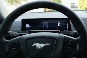 Mustang mach-e premium alb glacial extended range 351 cp awd at panoramic - imagine 13