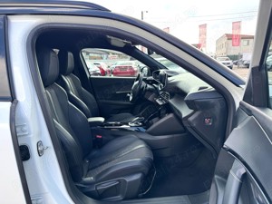 Peugeot 2008 - 1.2 benzina - An 2  KM - imagine 9