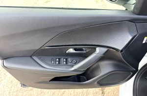 Peugeot 2008 - 1.2 benzina - An 2  KM - imagine 5