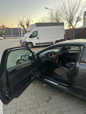 Opel Astra Coupe 2009 - imagine 2