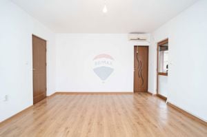 Apartament cu 3 camere de vânzare în zona Bucium - imagine 4