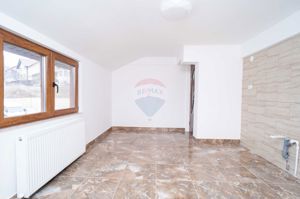 Apartament cu 3 camere de vânzare în zona Bucium - imagine 2