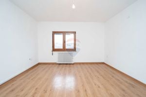 Apartament cu 3 camere de vânzare în zona Bucium - imagine 5