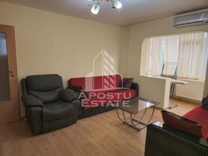 Apartament cu 3 camere, centrala proprie, etajul 2, zona Dambovita - imagine 3