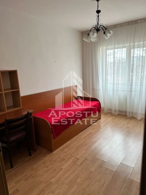 Apartament cu 4 camere, 2 bai, etajul intai, zona Stefan cel Mare - imagine 3