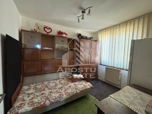 Apartament decomandat cu 3 camere, zona Dambovita, etaj intermediar - imagine 5