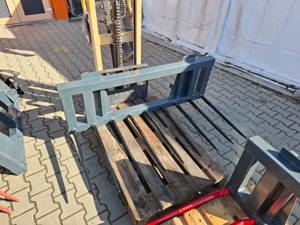 Furca baloti gunoi cu 9 dinti, prindere Euro, pentru incarcator frontal