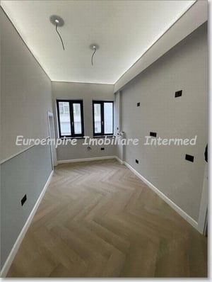 De inchiriat spatiu comercial zona CENTRU - imagine 3