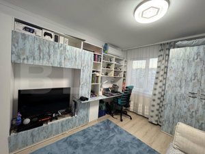 Apartament de vanzare, 2 camere, 74 mp + balcon, zona Pietroasa  - imagine 3