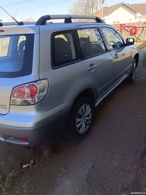 Vând Mitsubishi outlender 