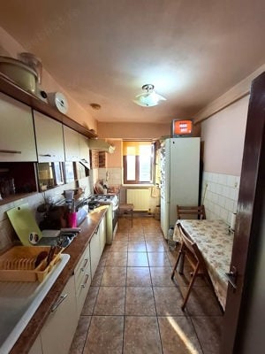 Apartament 3 camere - 870 euro mp - Școala nr. 10 - imagine 2