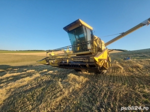 Combina agricola New Holland 8040 - imagine 2