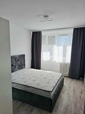 Apartament de 2 camere, semidecomandat, 50 mp, zona Aparatorii Patriei 