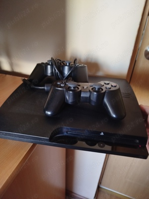 PS 3 cu 2 manete plus 4 jocuri și cutie originala puțin folosit stare foarte buna - imagine 2