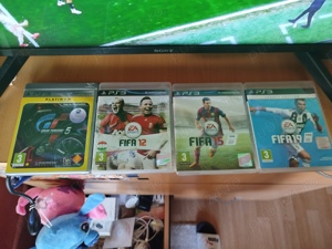 PS 3 cu 2 manete plus 4 jocuri și cutie originala puțin folosit stare foarte buna - imagine 4