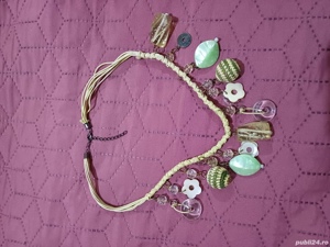 Vand colier cu accesorii în stare perfectă 