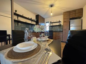 Apartament cu 2 camere, curte 120 mp, 2 locuri de parcare. - imagine 4