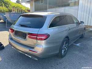 Mercedes-Benz E 300 4 Matic -Plug-IN Hybrid - imagine 2
