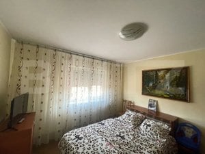 Apartament 3 camere decomandat,75mp,zona Pelendava - imagine 4