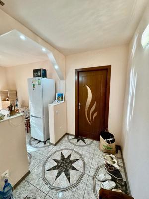 URGENT-Apartament 3 camere, etaj 2, renovat - imagine 14