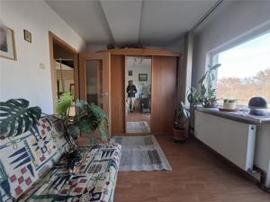 SPITALUL JUDETEAN - 3 cam - 2 bai - 2 balcoane - decomandat - centrala proprie - imagine 10