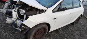 Dezmembrez / dezmembrari piese auto Opel Astra J hatchback  an 2014 motor A14XER 