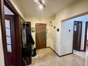 Apartament trei camere Zona Finante - imagine 16