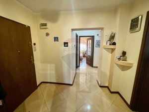 Apartament trei camere Zona Finante - imagine 4