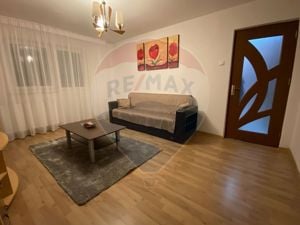 Apartament cu 4 camere de închiriat - 80 mp utili, Tractorul