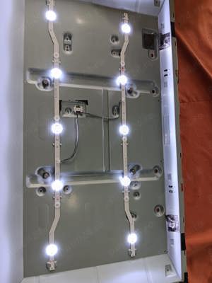 Dezmembrez tv Samsung ue32j4500