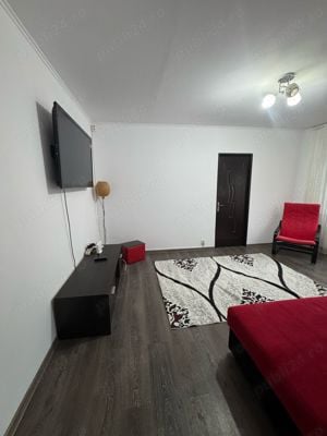 Închiriez apartament 3 camere baie bucătărie aer condiționat et 1malul rosu colt cu republicii - imagine 4