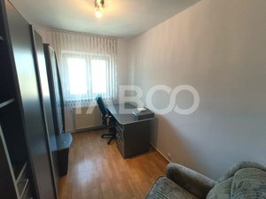 Apartament 4 camere decomandat cu 2 bai la etajul 2 - zona Valea Aurie - imagine 5