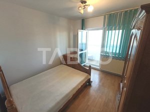 Apartament 4 camere decomandat cu 2 bai la etajul 2 - zona Valea Aurie - imagine 17